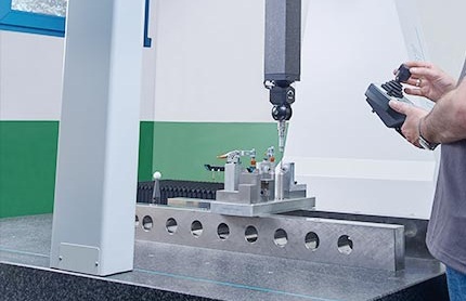 Wir übernehmen für Sie das Design, die Konstruktion und die Herstellung von komplizierten Werkzeugen.